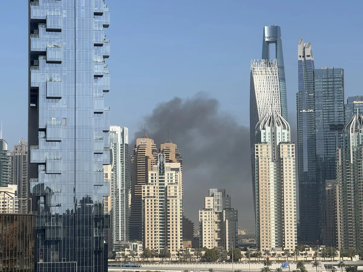 VIDEO Dramatični prizori požara u Dubaiju: Grad prekrio ogroman oblak crnog dima