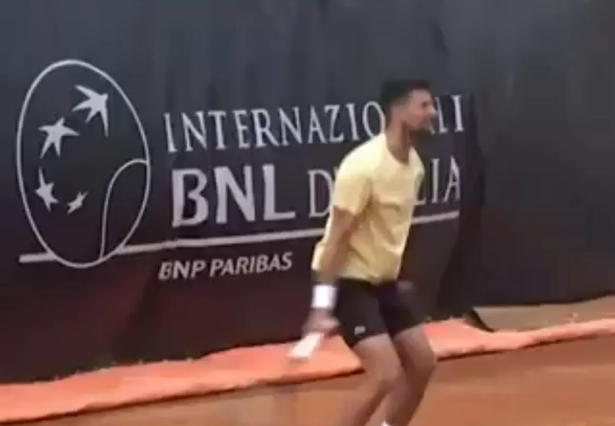 VIDEO Novak napravio nezapamćenu feštu u Rimu: Dirigovao masom, kamere snimile scene kakve ne mogu da se ponove