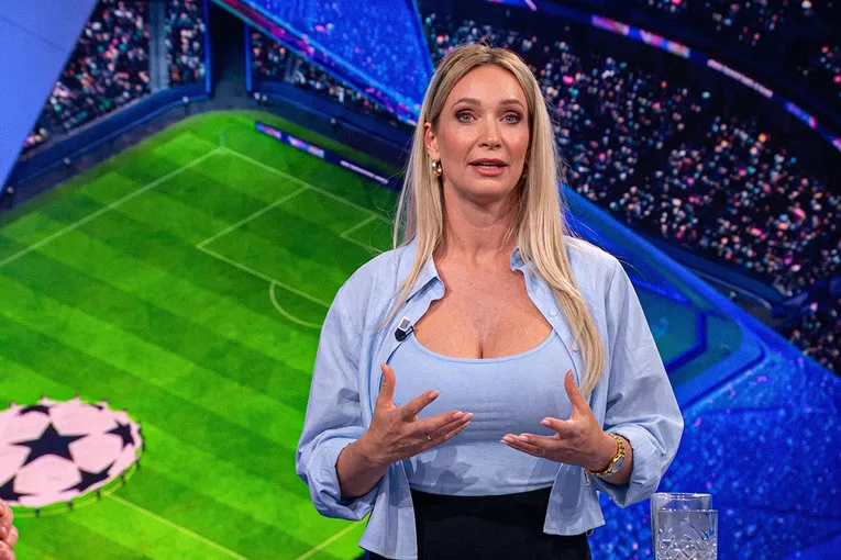 VIDEO Voditeljka koja je zaludela Evropu: Svi su gledali u nju i niko nije mogao da pogodi koliko ima godina, frapiraće vas
