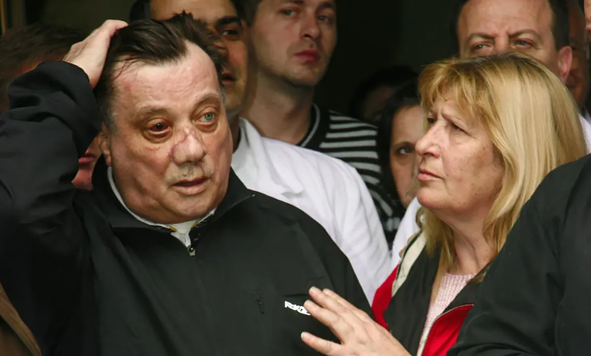 Halid Bešlić poslednju pesmu posvetio je supruzi Sejdi, s kojom je bio u braku skoro 50 godina, a prvo veče joj je rekao - "Oženiću se tobom"