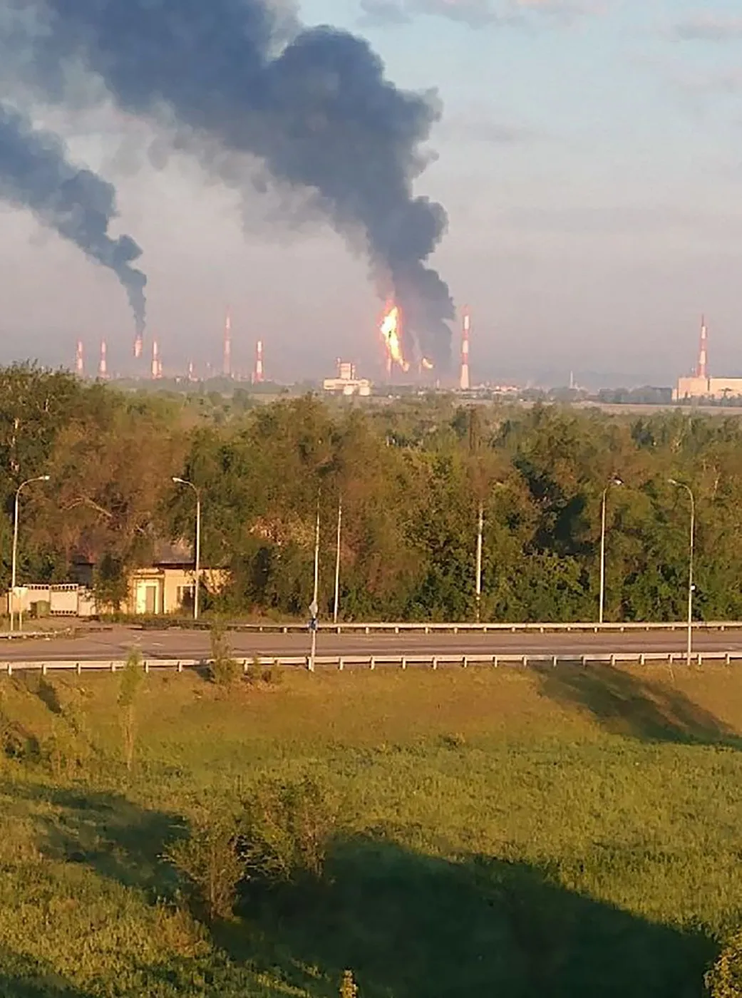 FOTO, VIDEO: Prvi put snimljena najmoćnija ukrajinska raketa iznad Rusije, pogođene rafinerije i vojna postrojenja
