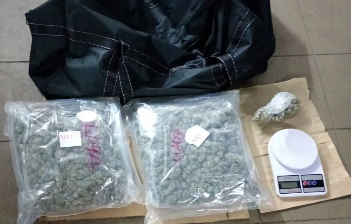 Policija upala u garažu i pronašla više od dva kilograma narkotika: Uhapšen mladić na Novom Beogradu