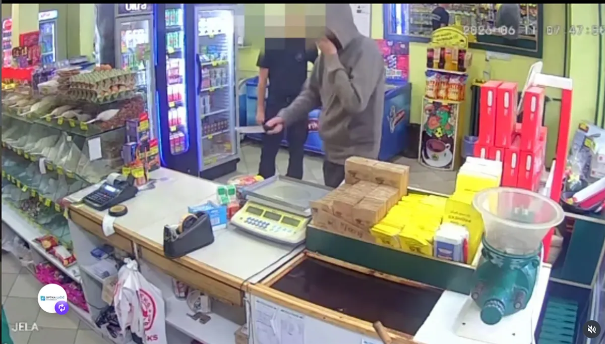 Herojski potez vatrogasca u Šapcu: Pogledajte kako je savladao naoružanog pljačkaša VIDEO