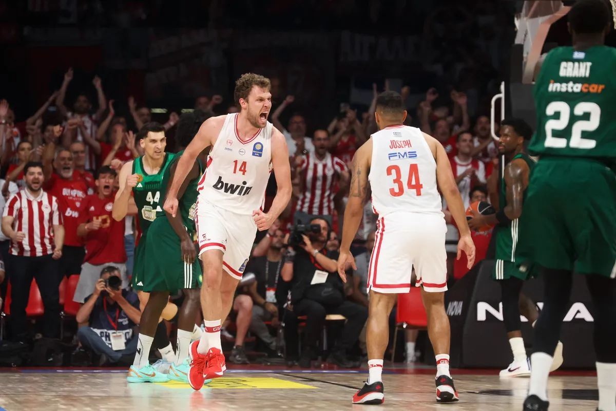 Olimpijakos je šampion Grčke posle lude drame, Panatinaikos pao u majstorici