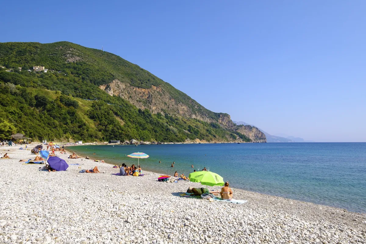 Ova plaža u Crnoj Gori je na listi 50 najlepših u Evropi za 2026: Evo koliko tu košta smeštaj za ovo leto