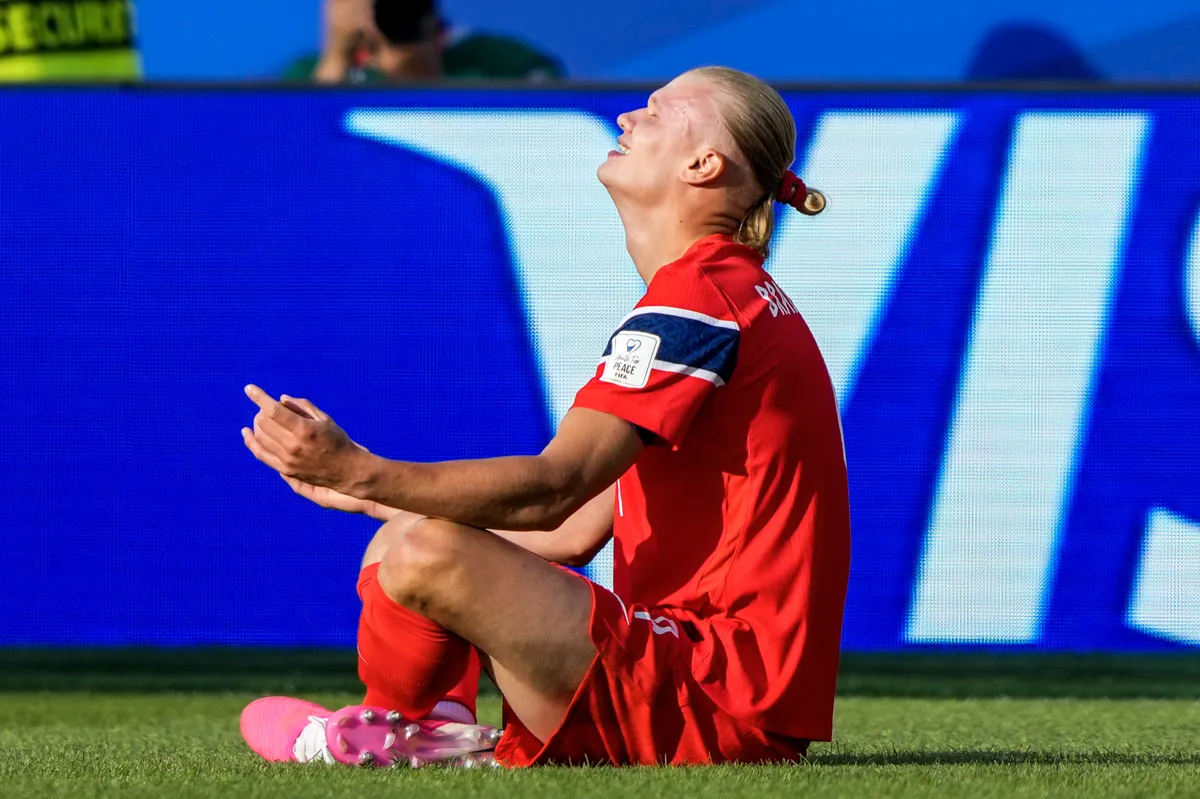 "Moj prvi gol je bio lep, a drugi još lepši": Holan nahvalio sebe, pa saigrače posle pobede Norveške