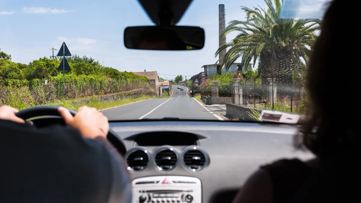 Ako pređete ovu brzinu kad vozite sa otvorenim prozorima, auto će trošiti više goriva nego da uključite klimu
