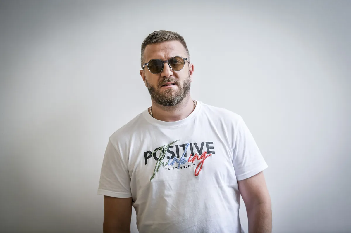 "Muka mi je kada vidim da neke Instagram zvezde preko noći postanu komičari": Srđan Olman oštro o konkurenciji