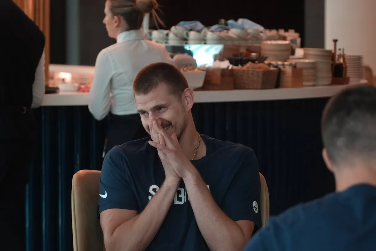 VIDEO Jokić u kafani pravio šou: Izveo saigrače u provod, pogledajte kako uživaju