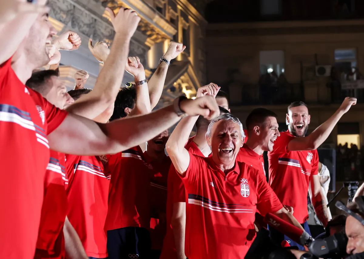 Kari, hvala za sve - vreme je za hladan špricer i da trnu zubi od pečenja