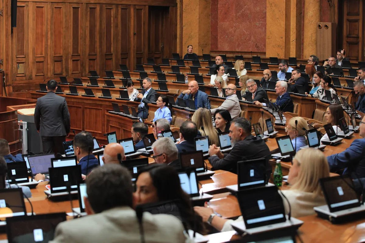 Vanredna sednica Skupštine Srbije počinje danas, na dnevnom redu 18 tačaka