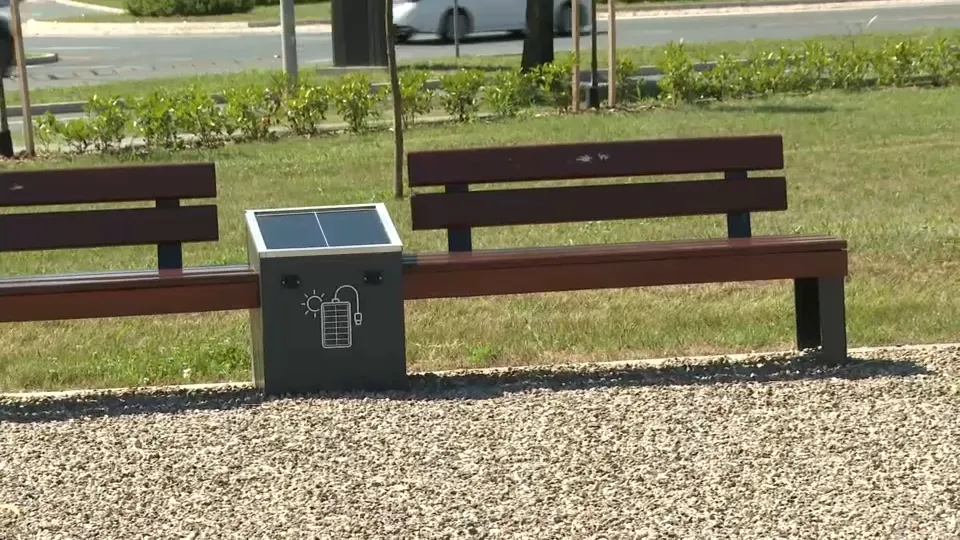 "Park kod Spensa preplaćen, pametna klupa koštala kao garsonjera "