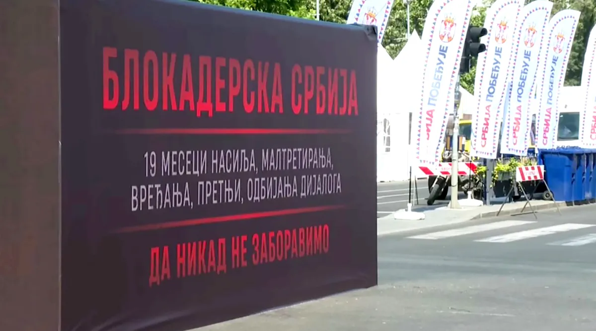 FOTO Crni kontejner "Blokaderska Srbija", šatori i ograde: Pripreme za skup SNS u toku, oko Skupštine i okolnim ulicama moguće isključivo peške