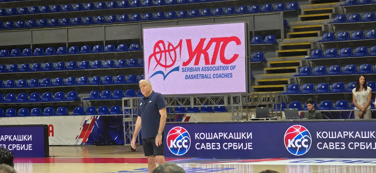 VIDEO Željko Obradović stigao u Beograd - dočekan aplauzima, usledila reči o Dudi Ivkoviću, Krešimiru Ćosiću i Vlade Đuroviću