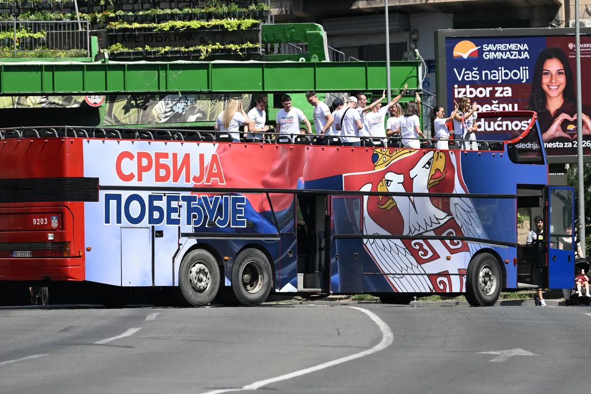 Autobusi koji su vozili naprednjake na miting nisu plaćali putarinu: Objavljen video koji to dokazuje