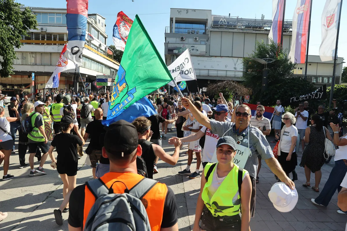 Tribina "Kako izlečiti zdravstvo?" studenata u blokadi na Đačkom trgu u Kragujevcu