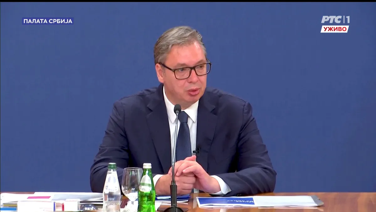 Vučić najavio nove mere: Povećanje plata i penzija, jednokratne pomoći za penzionere, korisnike socijalne pomoći i borce, nove vaučere za odmor
