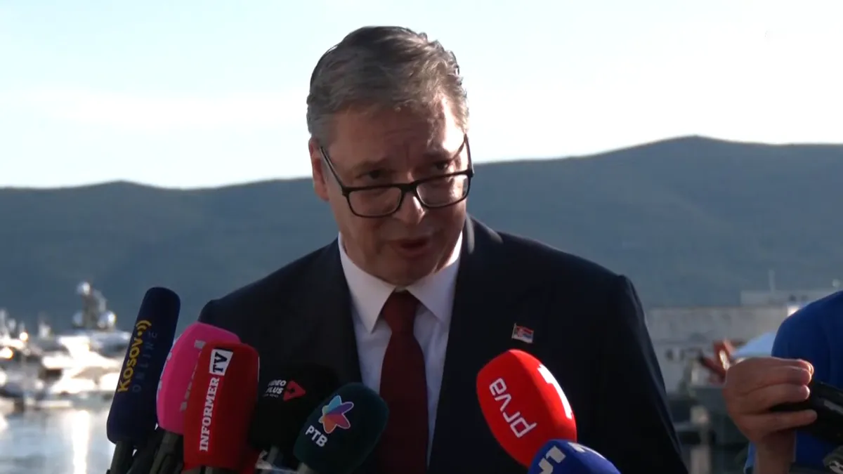Vučić kaže da među deportovanim putnicama nema nijednog kriminalca: "Oni su došli ovde da mi naprave okruženje, njih petorica imaju nekakav krivični postupak"