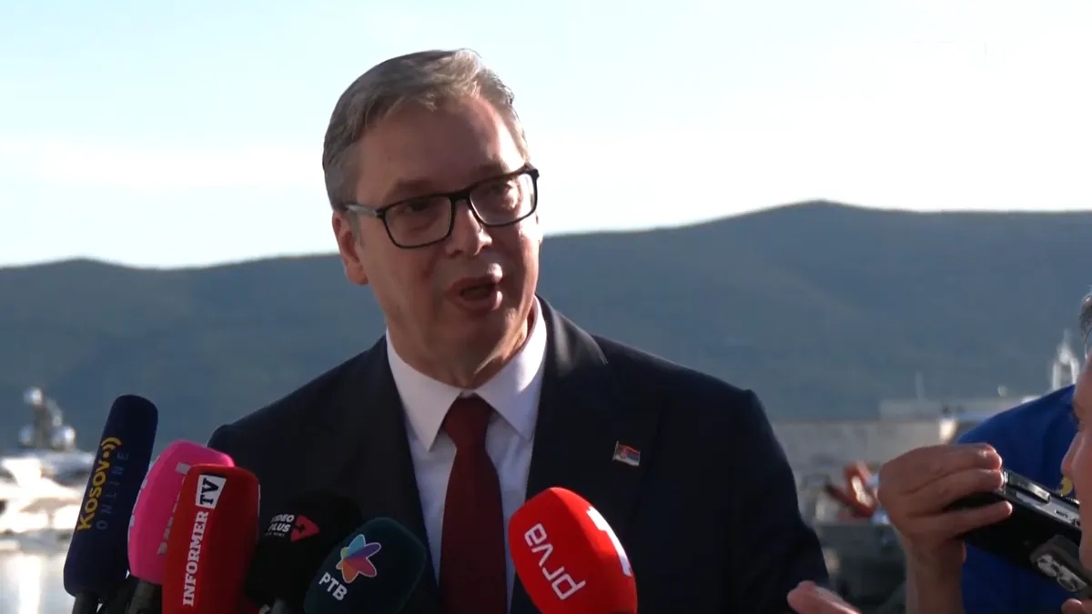Vučić: Molim državne organe Srbije da više ne zabranjuju ulazak u zemlju državljanima Crne Gore