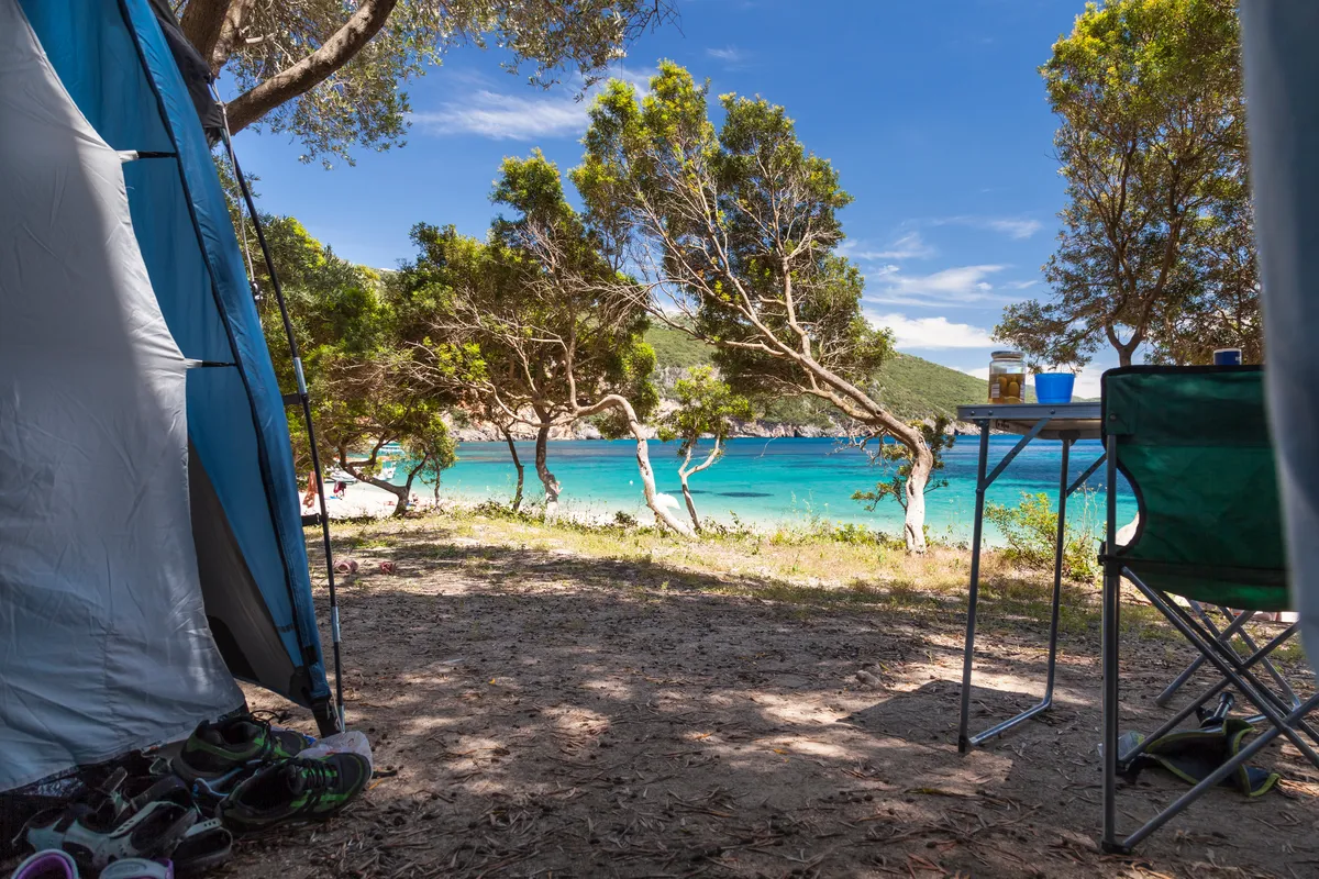 Grčka upozorava i pooštrava mere: Za ovo turistima preti kazna od 300 evra, a možda i hapšenje po hitnom postupku