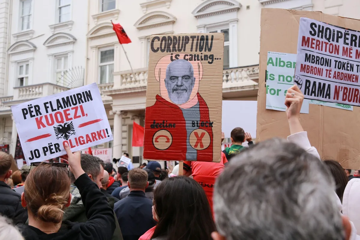FOTO VIDEO Protesti u Albaniji sve masovniji: Demonstranti r