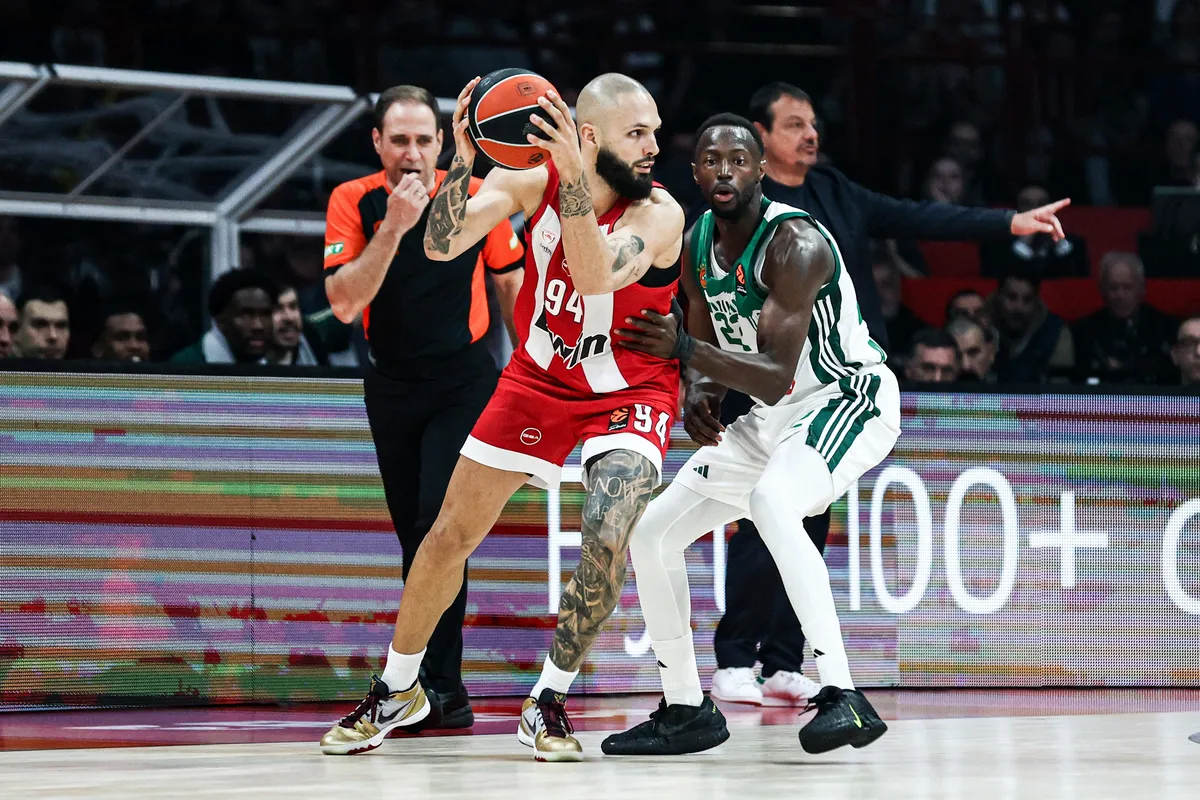 Milutinov blistao, Olimpijakos pobedio: Ataman isk