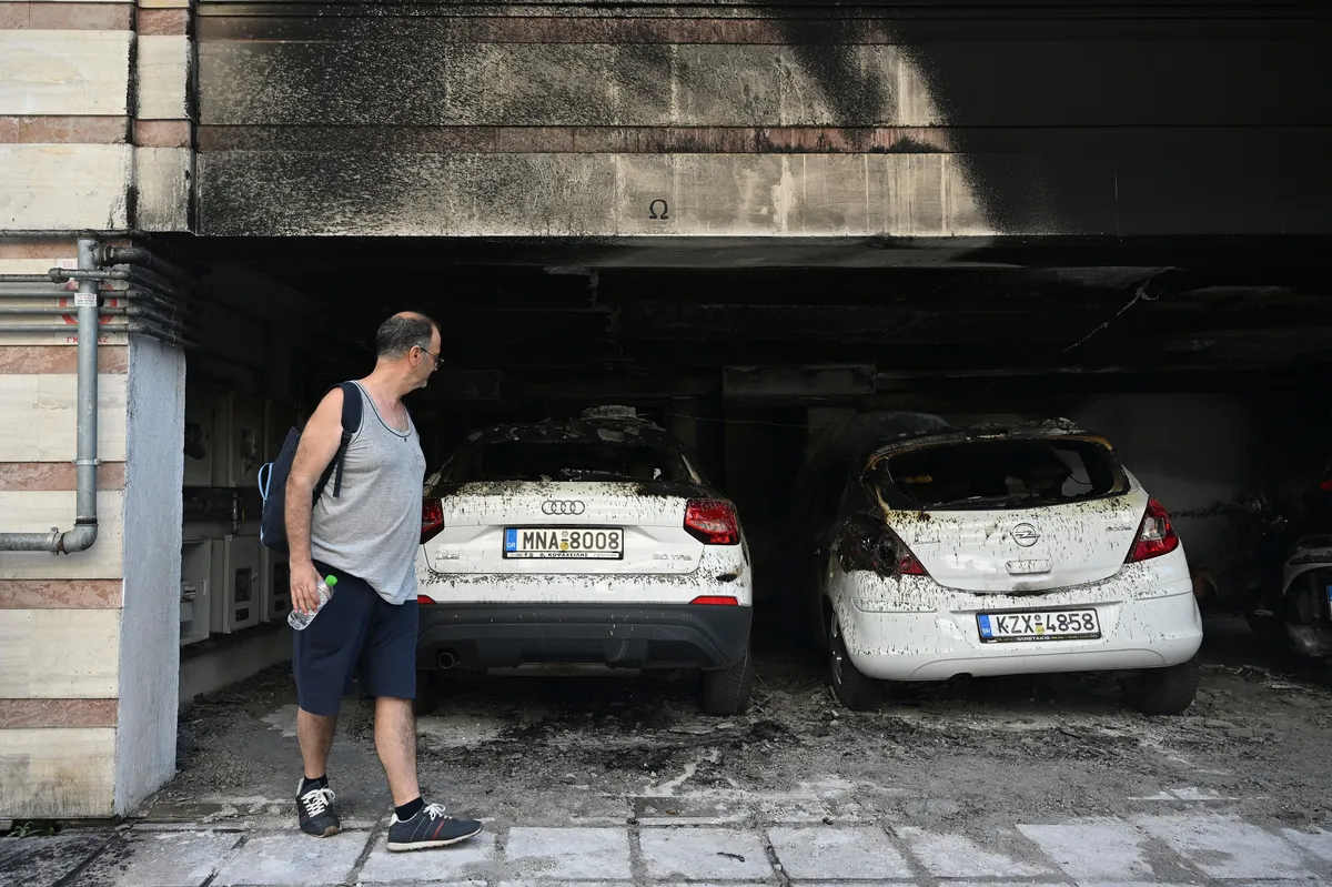Zapaljive bombe pred kućama funkcionera vladajuće partije u Grčkoj: Petoro hospitalizovanih