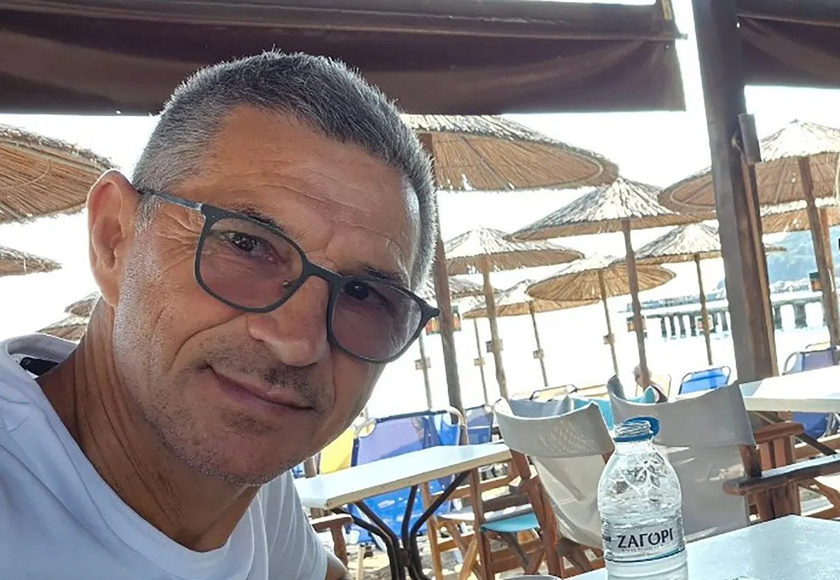 Srbinu koji je umalo ispao iz aviona "Rajaner" ponudio samo kartu: Ljubiša presavio tabak i angažovao advokata