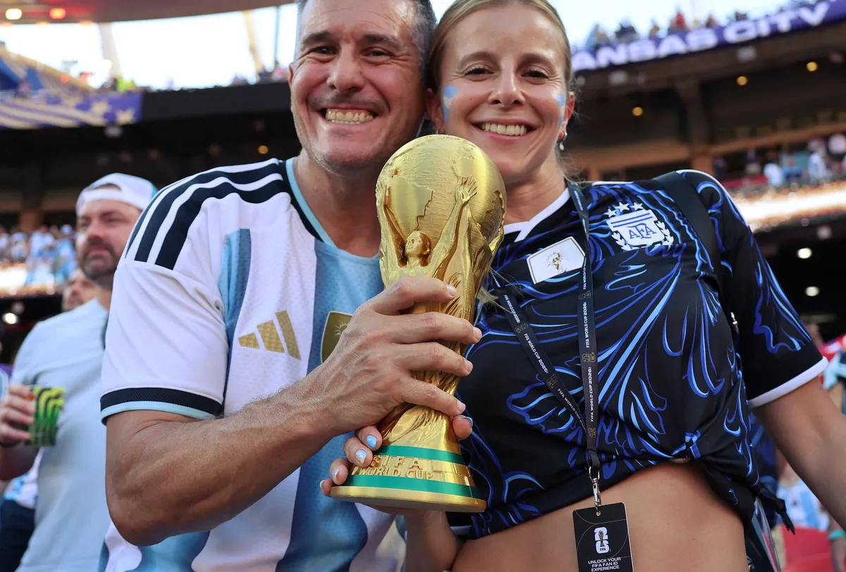 Argentina igra za nastavak puta ka odbrani titule, Švajcarci žele čudo i prolaz u polufinale Mundijala