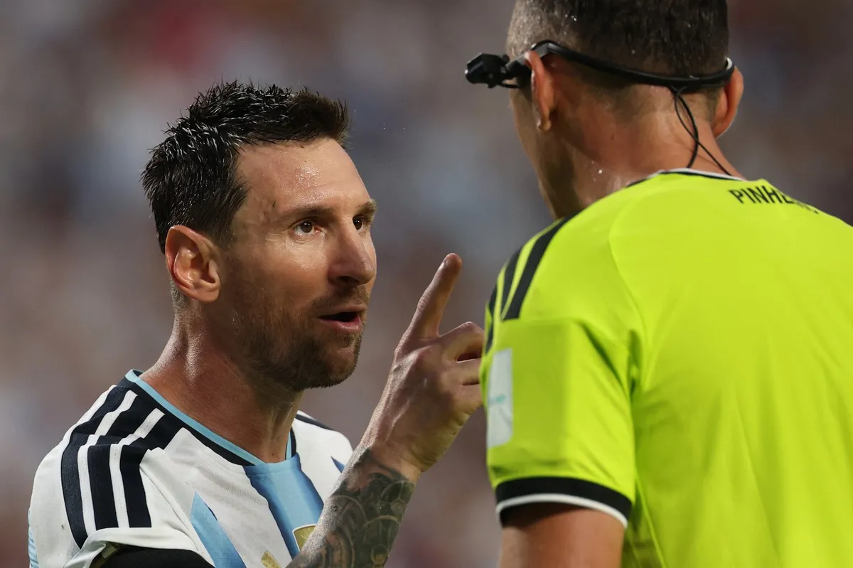 Kako je Argentina uspela da dođe do toga da će čitav svet navijati za poslovično omražene Engleze u polufinalu Mundijala