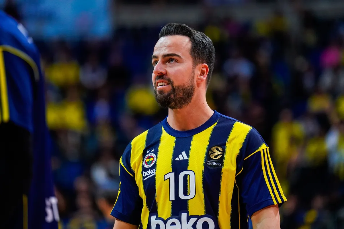Kapiten Fenerbahča odlučio da ostane: Sakupio 20 trofeja i nema nameru da stane