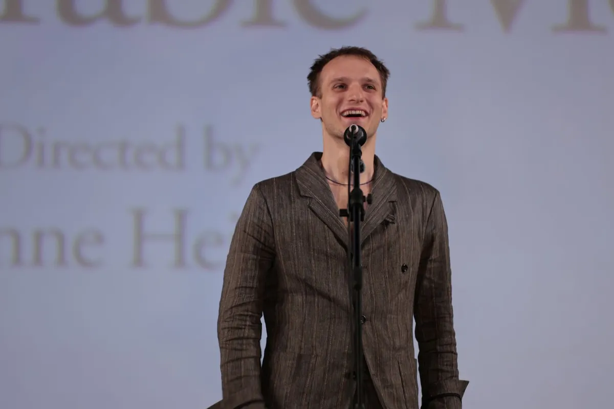 "Francuska mi je samo rekla - Doviđenja": Nemački glumac Teo Kolaruso govori za Nova.rs