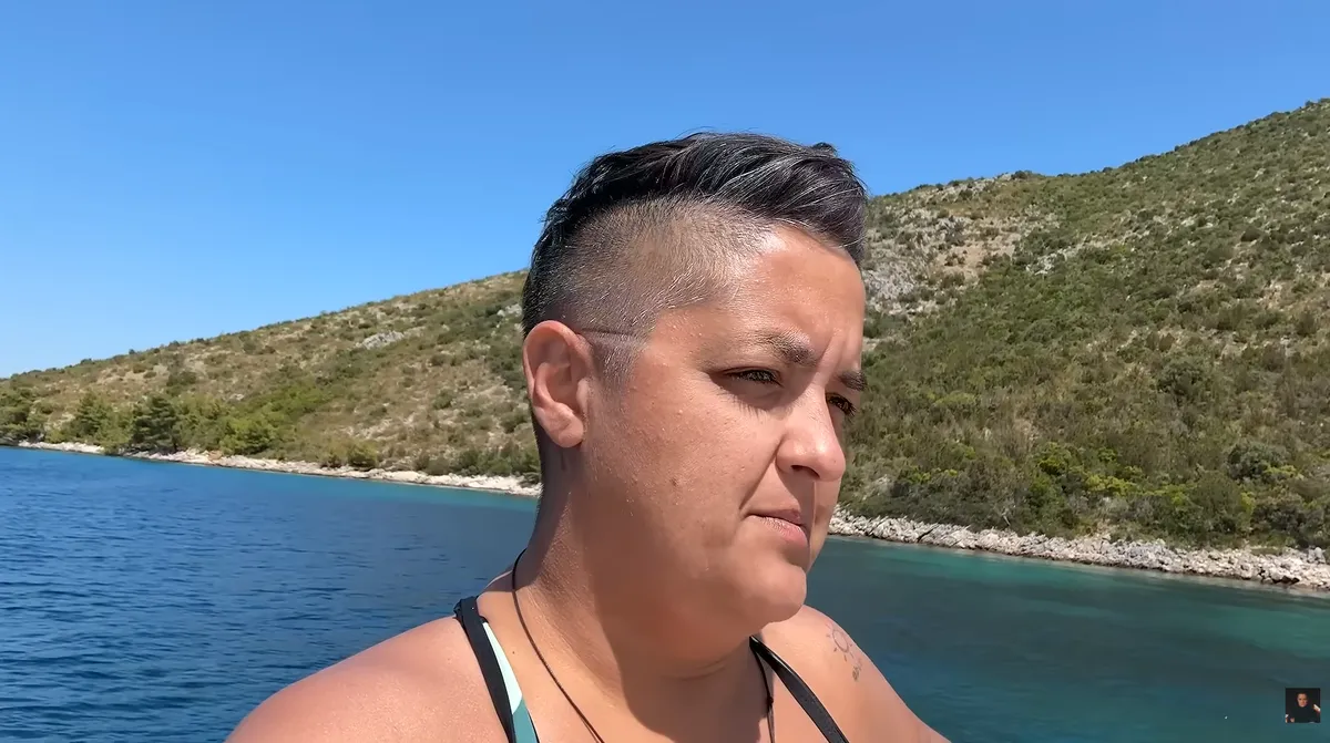 Marija Šerifović usred oluje na jedrilici: Verica kuvala, stvari letele na sve strane, pevačica sve zabeležila (VIDEO)