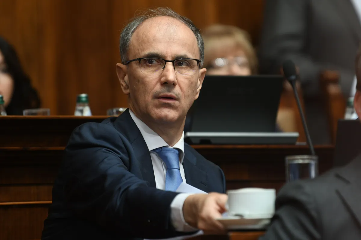 Šta se krije iza plana premijera Srbije da "podigne" Beogradski univerzitet: Profesori sumnjaju u dobre namere