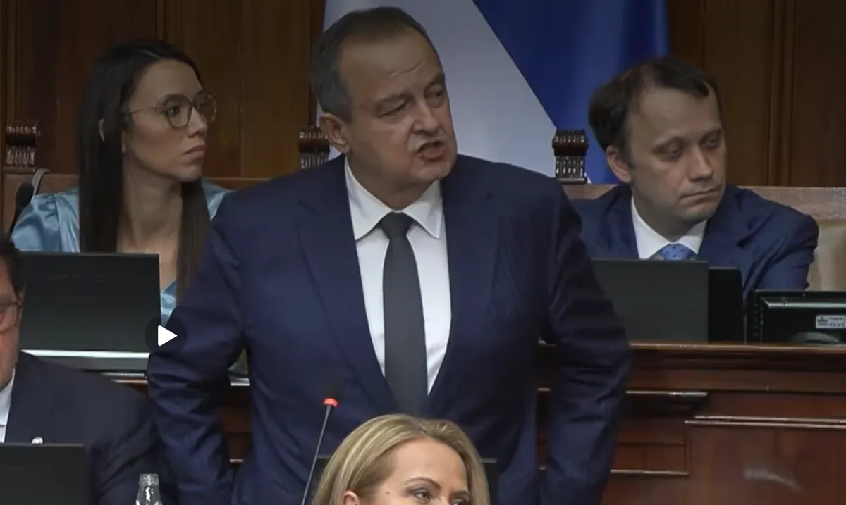 VIDEO Dačić u Skupštini pustio snimak zvučnog topa: "Ovakav uređaj u Srbiji nikada nije upotrebljen, već je bio pripremljen kao jak razglas"