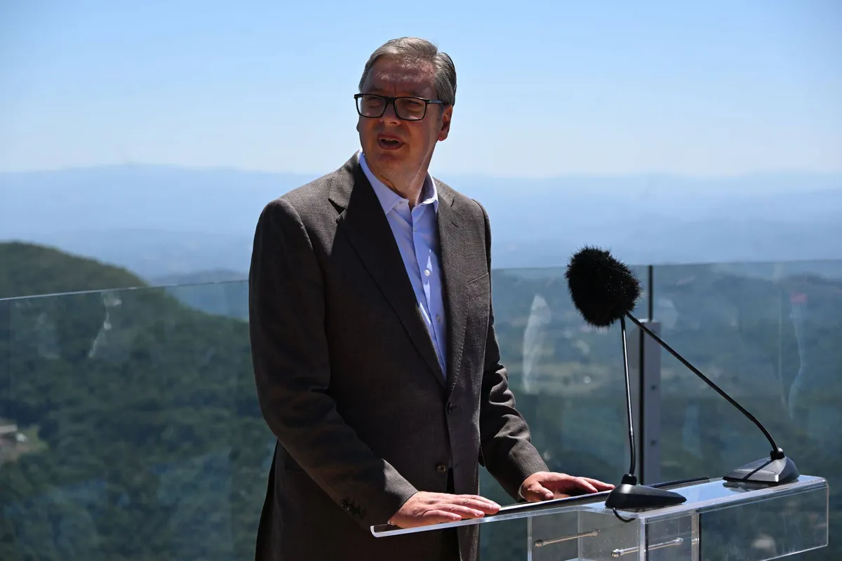 Vučić: O NIS-u ću verovatno razgovarati sa Putinom i Mađarom