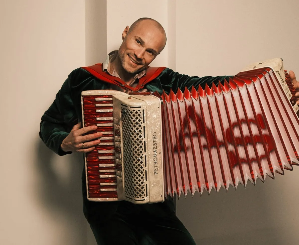 Muzički spektakl u najavi: Aleksandar Sofronijević 8. decembra u Sava Centru