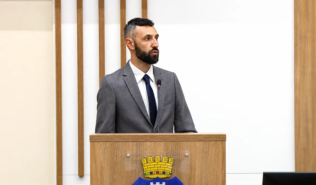 Stanković (Kreni-Promeni): Iz Apoteka Beograd skidaju i radijatore, isključeni internet i telefoni, radnicima neisplaćeno 15 plata
