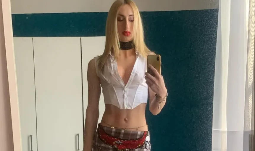 Sin legendarnog fudbalera Zvezde oblači se kao žena: Ima dugu plavu kosu, pozira u haljinama i štiklama (FOTO)
