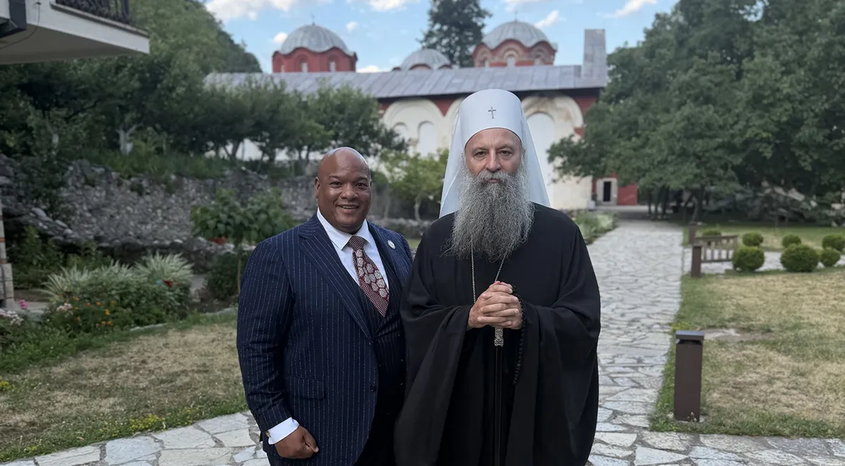 Patrijarh SPC Porfirije i pastor Barns na Kosovu obilaze manastire, stigli u Pećku patrijaršiju