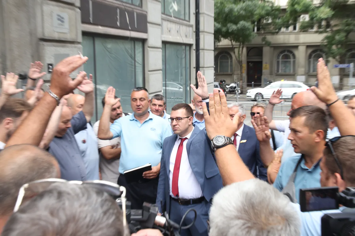 "Nije trebalo odlaziti u Predsedništvo, a Šapić treba da bude smenjen": Podeljeni utisci nakon sastanka sindikata GSP sa Vučićem
