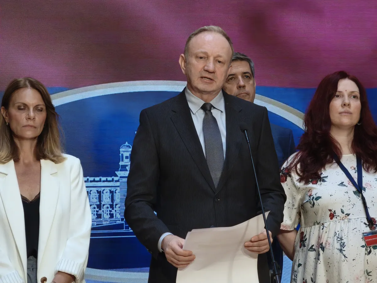 Đilas: Ne kritikujemo ljude, već odluku koja ostavlja Vučiću kontrolu nad REM-om