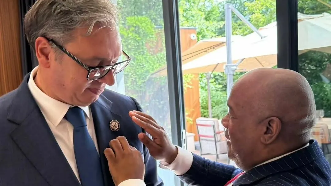 Američki evangelistički pastor Mark Berns proglasio Vučića "duhovnim diplomatom"