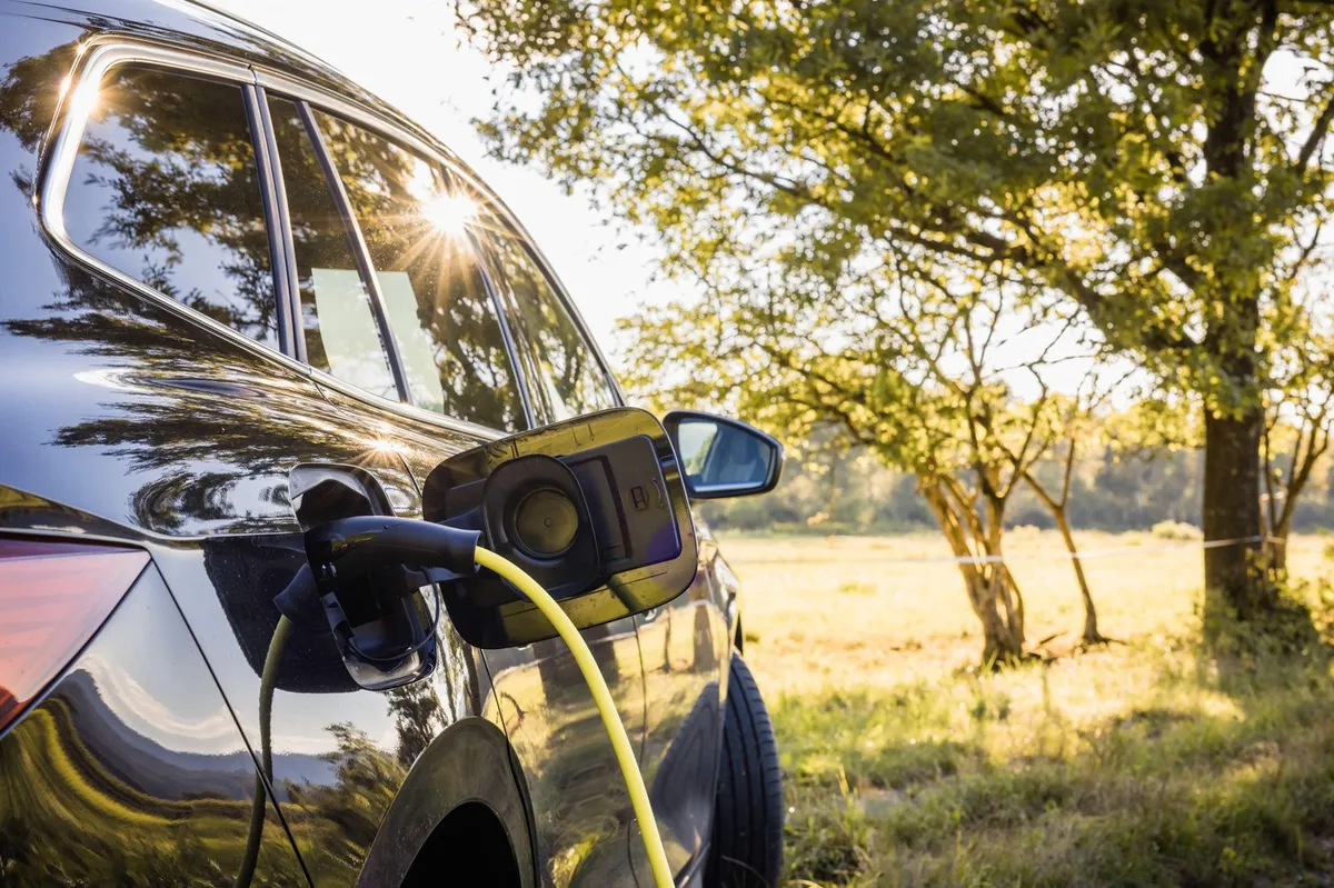 Važno upozorenje za sve koji voze crni automobil ovog leta tokom toplotnog talasa u Srbiji