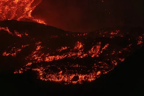 FOTO, VIDEO Haos na Siciliji: Aerodrom zatvoren, 30.000 putnika „nasukano“, cene taksija otišle u nebo