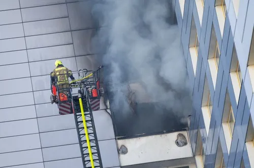 Požar u soliteru Berlinu, najmanje pet osoba povređeno