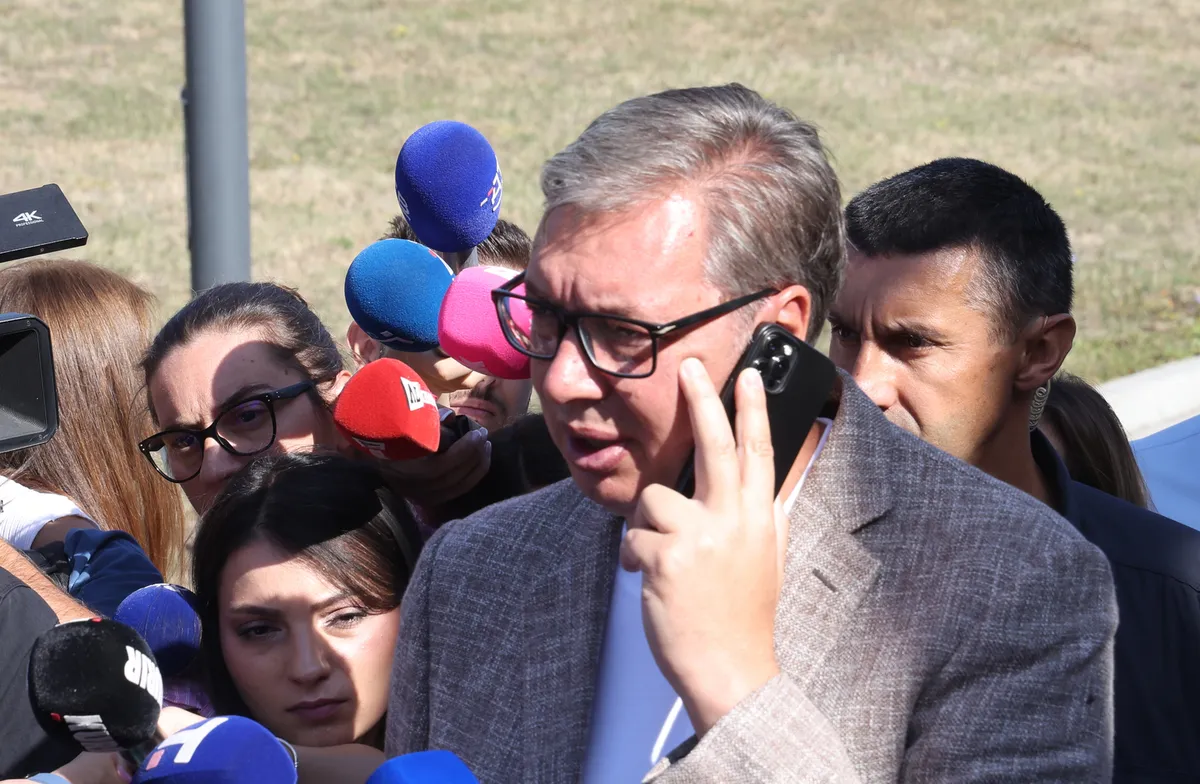 "Gde ste naučili tako da glumite?": Vučić se svađao sa građankom u Prokuplju, pa joj nudio novac "na ruke" uz uslov da to snimi kamera VIDEO