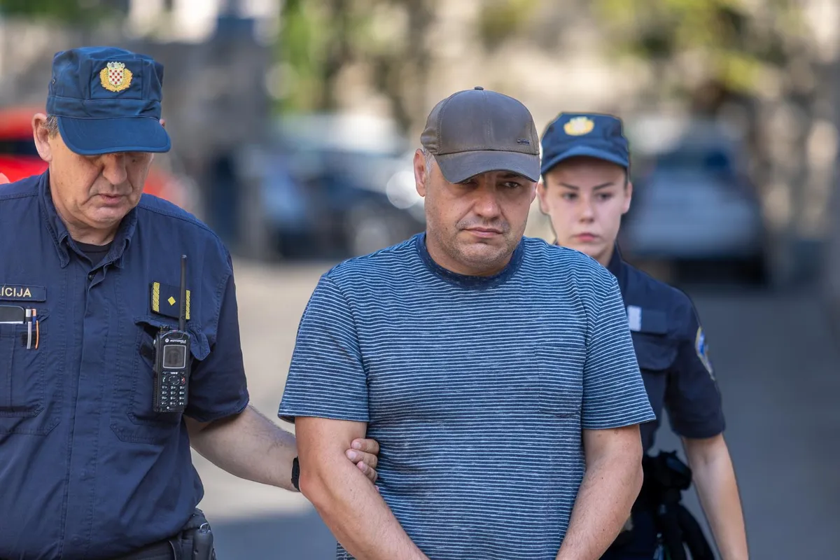 Objavljene slike hapšenja Ukrajinca osumnjičenog za sabotažu Severnog toka: Sa lisicama na rukama doveden pred sud u Puli