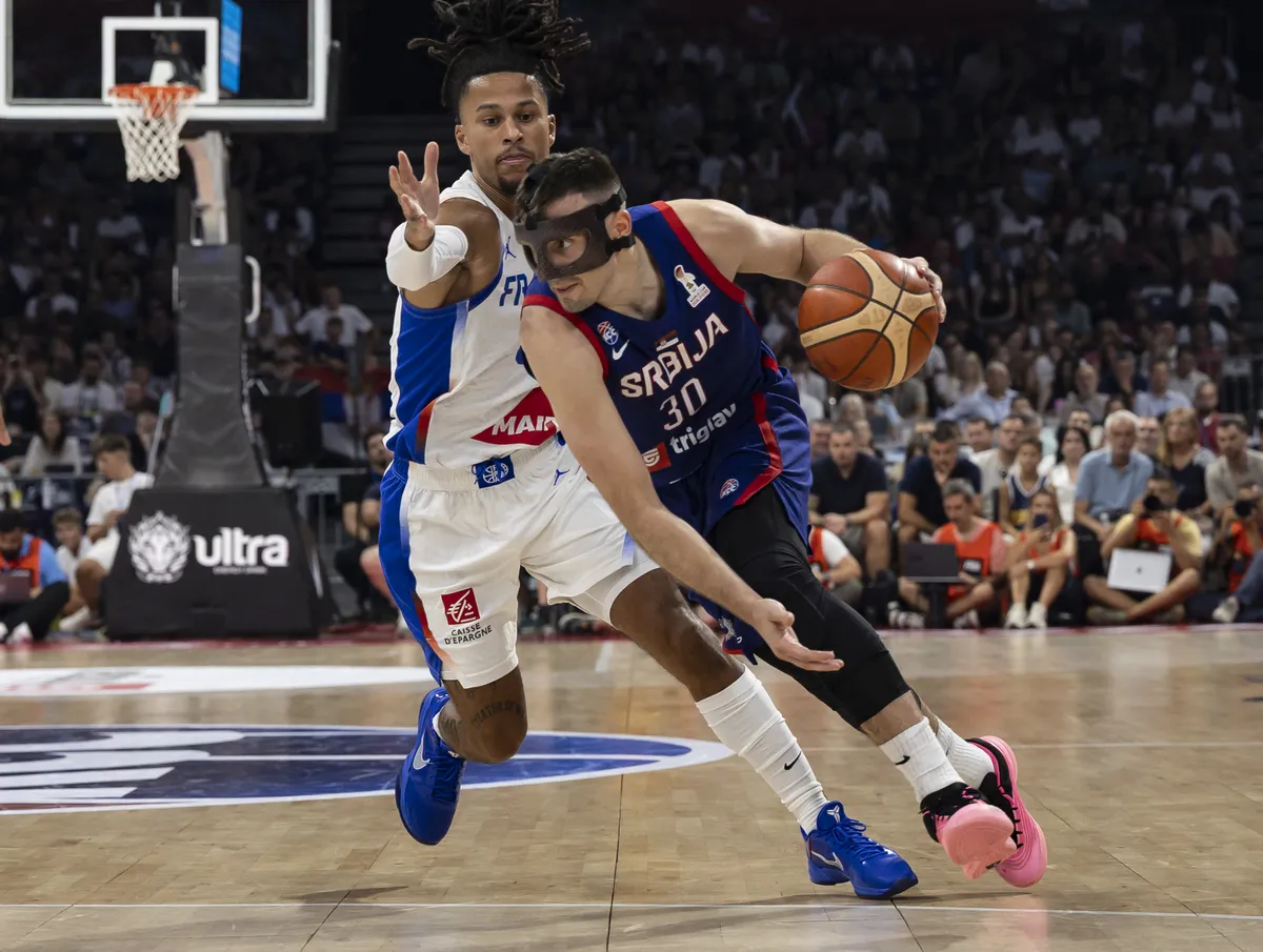 "Ne u mojoj kući": FIBA oduševljena kako je Avramović blokadom rešio pitanje pobednika protiv Francuske VIDEO
