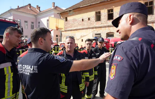 Međunarodni vatrogasno-spasilački timovi Foto MUP Srbije (3).jpg